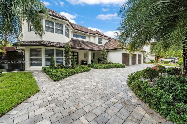 Royal Oaks, 8040 NW 167th Ter, Miami Lakes, Florida 33016, image 1