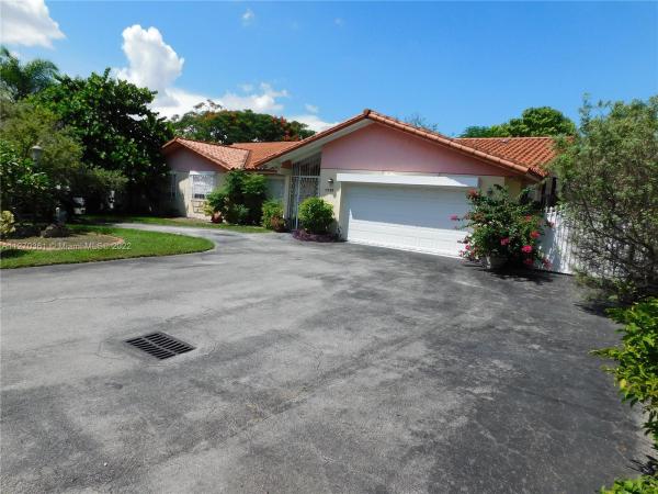 Martimax Estates, 2980 SW 109th Ct, University Park, Florida 33165, image 1