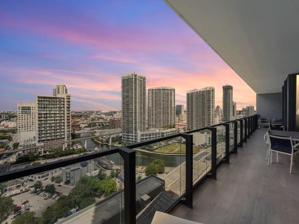 Reach Brickell City Centre, 68 SE 6th St #2104, Miami, Florida 33131, image 1