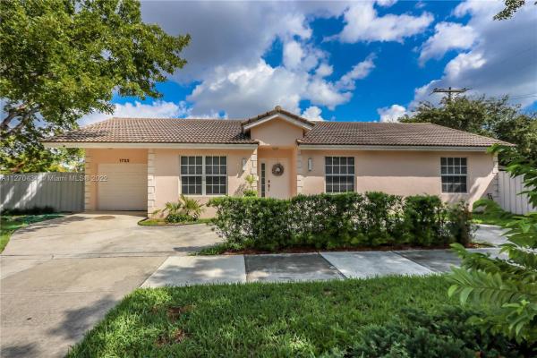 Hollywood Homesites, 1723 Shenandoah St, Hollywood, Florida 33020, image 1