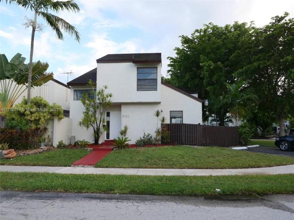 Wind Lake Village, 9732 NW 6th Ln #9732, Fountainebleau, Florida 33172, image 1