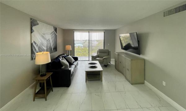 Somerset, 2840 Somerset Dr #417M, Lauderdale Lakes, Florida 33311, image 2