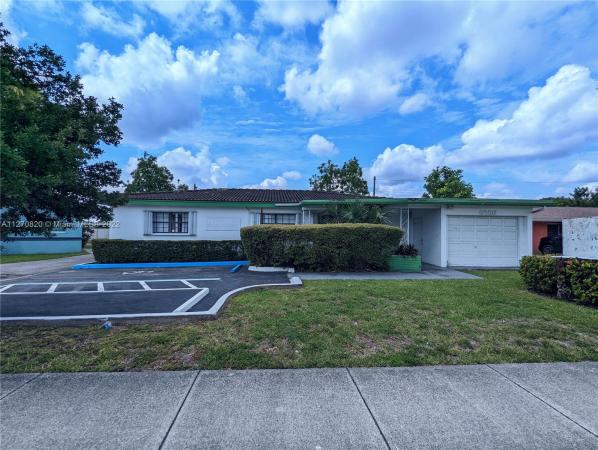 Lawn Acres, 5606 Hollywood Blvd, Hollywood, Florida 33023, image 2