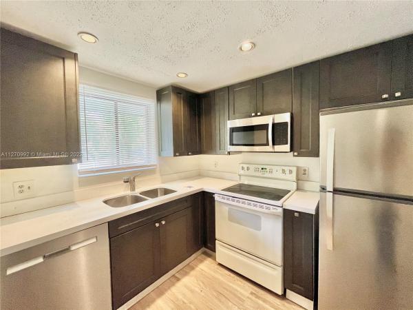 Village Townhouse Pompano Beach, Pompano Beach, Florida 33060, image 1