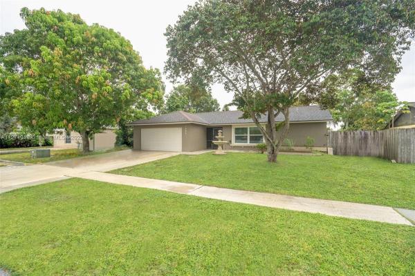 Counterpoint Estates, 1462 Thornridge Ln, Royal Palm Beach, Florida 33411, image 2