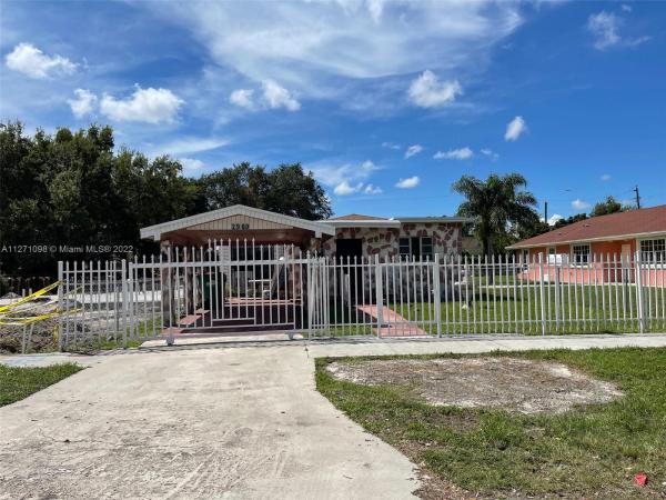 Hialeah Heights, 2960 NW 57th St, Brownsville, Florida 33142, image 2