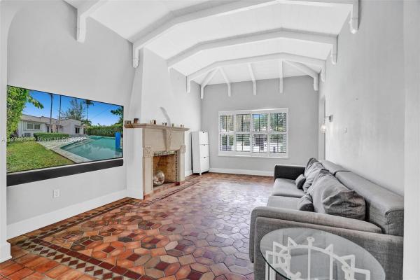 Surprise Lake, 4526 Post Ave, Miami Beach, Florida 33140, image 1
