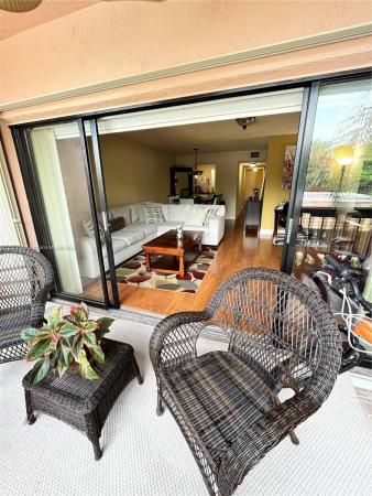 Manaranda Village, 1021 Mockingbird Ln #216javascript:modalHelp.p, Plantation, Florida 33324, image 1