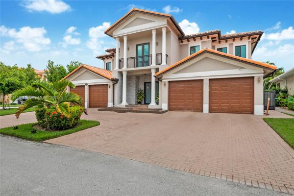 Cutler Cay, 19507 SW 79th Ct, Cutler Bay, Florida 33157, image 2