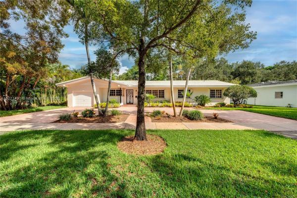 Coral Gables Country Club, 1215 Malaga Ave, Coral Gables, Florida 33134, image 2