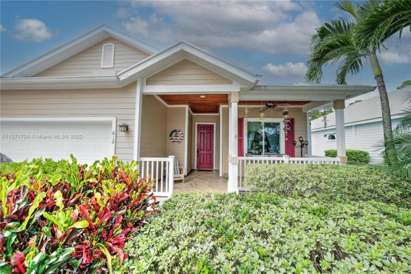 612 NE Canoe Park Cir, Florida 34983, image 2