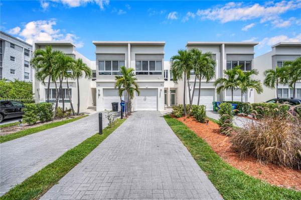 Parkview Villas, 2455 NE 135th St, North Miami, Florida 33181, image 1