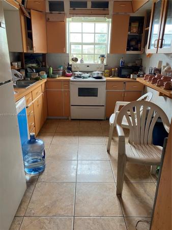 Biscayne Gardens, 741 NW 147th St, Golden Glades, Florida 33168, image 2