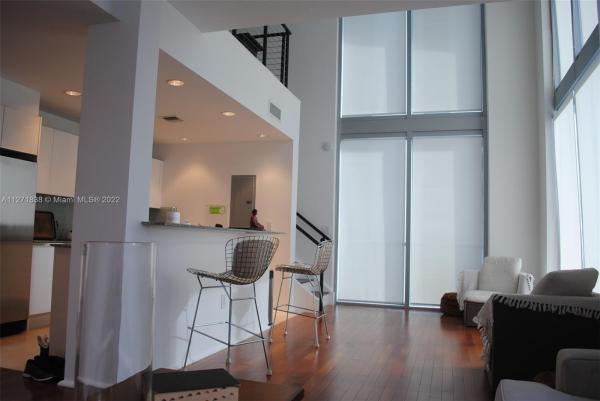 1050 Tower, Miami, Florida 33131, image 1