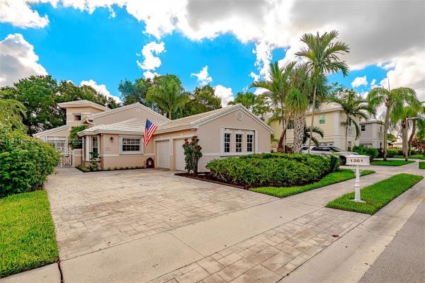 Wilshire, Pembroke Pines, Florida 33027, image 1