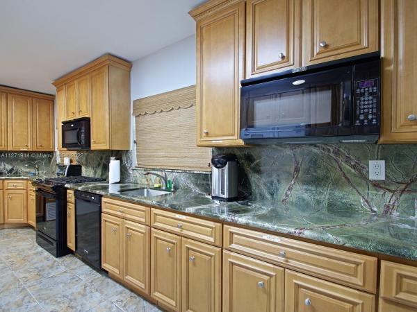 Windward Heights, 920 NE 177th St, North Miami Beach, Florida 33162, image 1