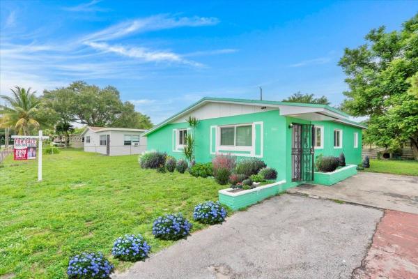 Riverdale Estates, 3541 NW 210th Ter, Miami Gardens, Florida 33056, image 2