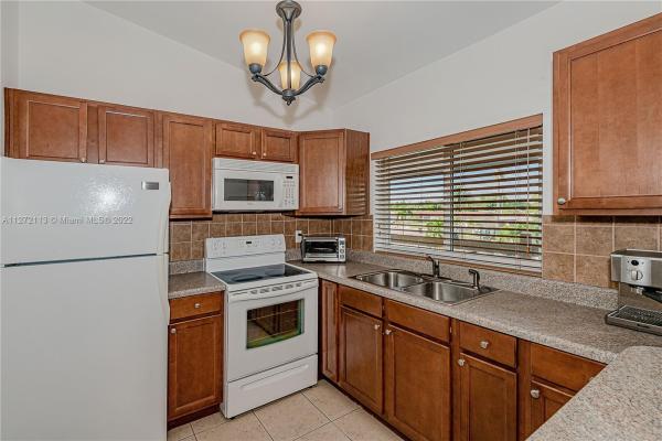 3060 NW 43rd Ter #201, Lauderdale Lakes, Florida 33313, image 2