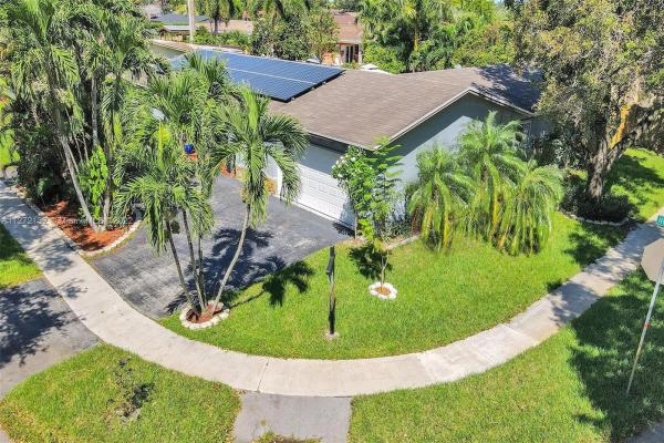 Westview, 731 NW 92nd Ave, Pembroke Pines, Florida 33024, image 1