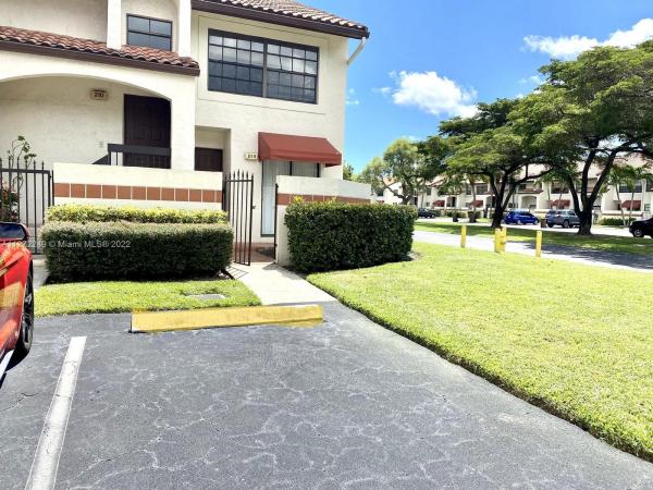 Lincoln Square, 209 Lincoln Ct #209, Deerfield Beach, Florida 33442, image 1
