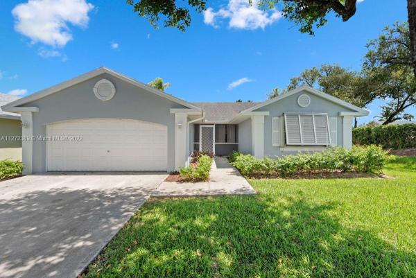 North Gate, 725 SE 27th Ln, Homestead, Florida 33033, image 2