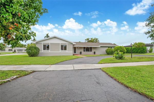 Pinewood Estates, 17440 SW 89th Ave, Palmetto Bay, Florida 33157, image 1