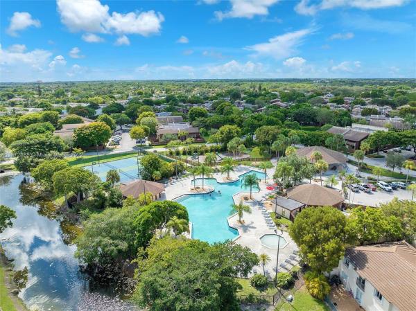 Snapper Village, 6609 SW 116th Pl #D4, Kendall, Florida 33173, image 2