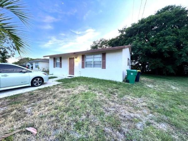 Town Of Modelo, 229 NW 7th Ave, Dania Beach, Florida 33004, image 1