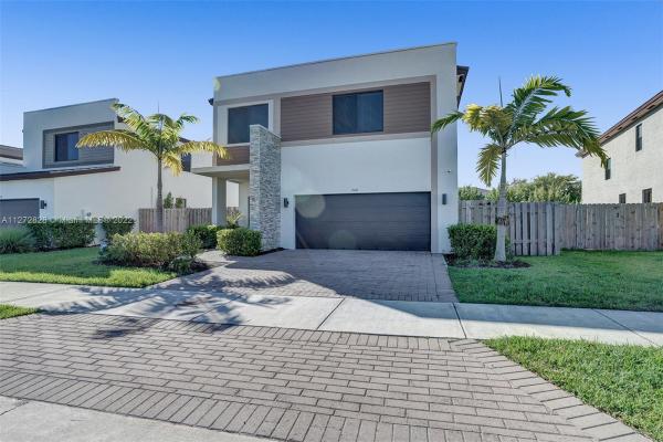 Las Ramblas At Via Ventura, 268 NE 210th Way, Ives Estates, Florida 33179, image 2