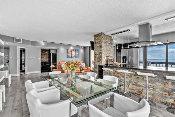 Brickell Bay Club, 2333 Brickell Ave #1802, Miami, Florida 33129, image 2