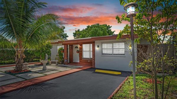 Hollywood Park, 2334 Scott St, Hollywood, Florida 33020, image 1