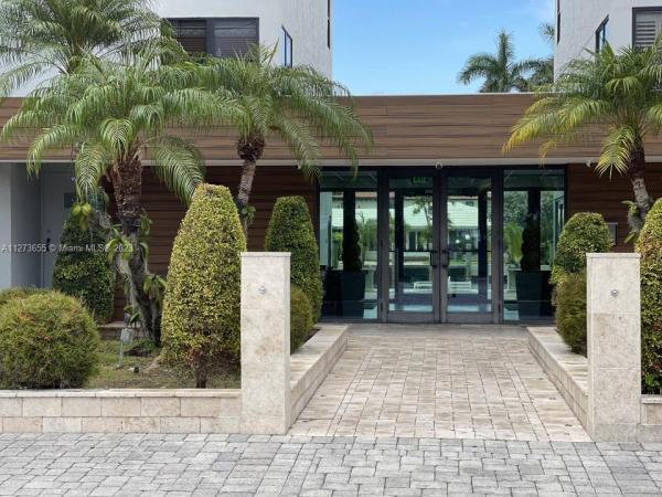 Island Manor, 9660 W Bay Harbor Dr #2A, Bay Harbor Islands, Florida 33154, image 1