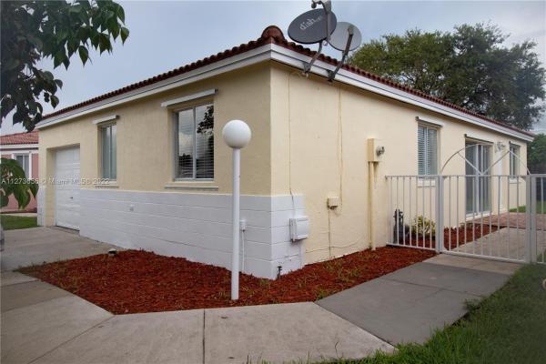 Weitzer Serena Lakes West, 17171 SW 139 Ct #, Richmond West, Florida 33177, image 2