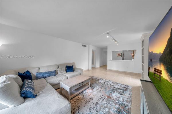 Dadeland Grove, 6890 N Kendall Dr #B302, Pinecrest, Florida 33156, image 1