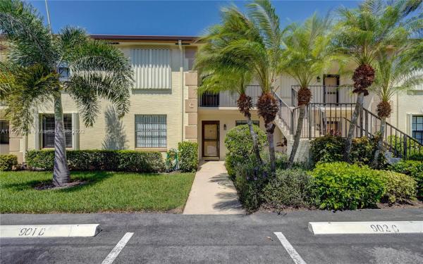 Pine Crest At Indian Creek, 901 Pinecrest Cir #C, Jupiter, Florida 33458, image 1