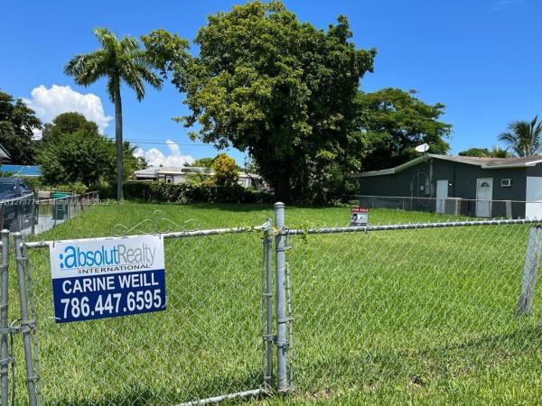 Fulford Highlands, 225 NE 159th St, Golden Glades, Florida 33162, image 2