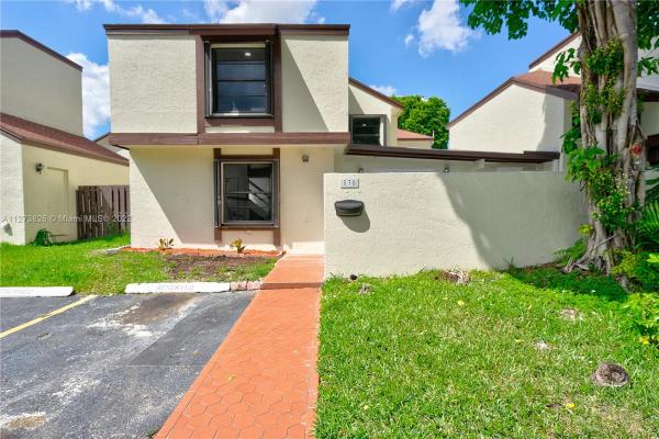 Spring Lakes Village, 530 NW 99th Pl #530, Fountainebleau, Florida 33172, image 2