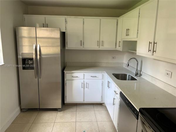 Gardens Of Kendall, 10425 SW 112th Ave #127, Kendall, Florida 33176, image 2