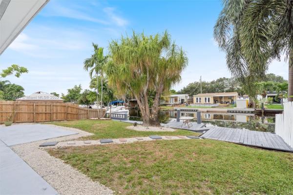 Look Homesites, 2615 Sherman St, Hollywood, Florida 33020, image 2