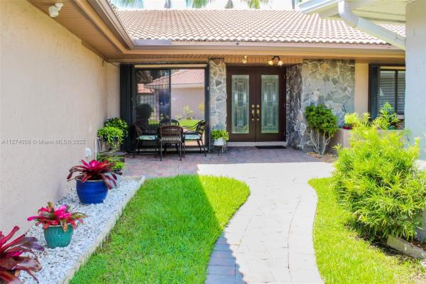 Villa Residences Of Emerald Hills, 3650 N 36th Ave, Hollywood, Florida 33021, image 1