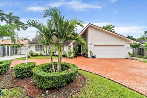 Calusa Club Estates, 10320 SW 130th Ave, The Crossings, Florida 33186, image 2