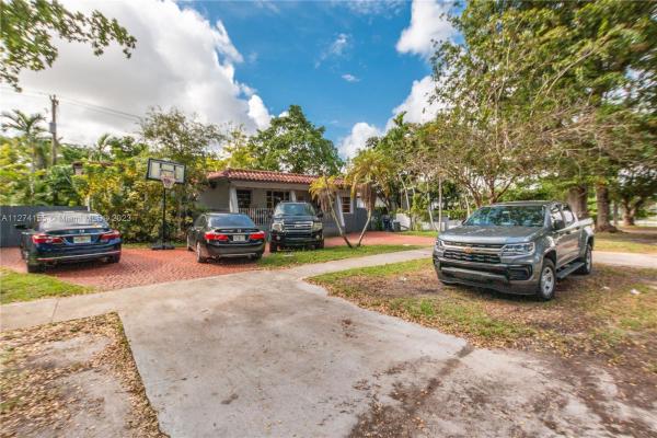 Calvert Manors, 6150 SW 16th St, West Miami, Florida 33155, image 1