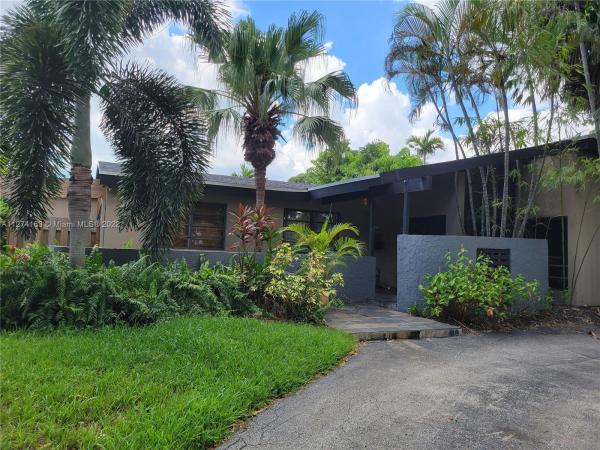 930 NE 176th St, Unincorporated Dade County, Florida 33162, image 1