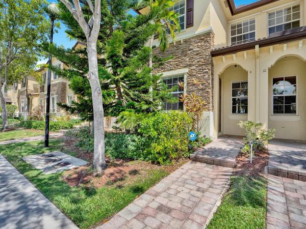 The Shores At Isles Of Bayshore, 9165 SW 227th St #9, Cutler Bay, Florida 33190, image 2