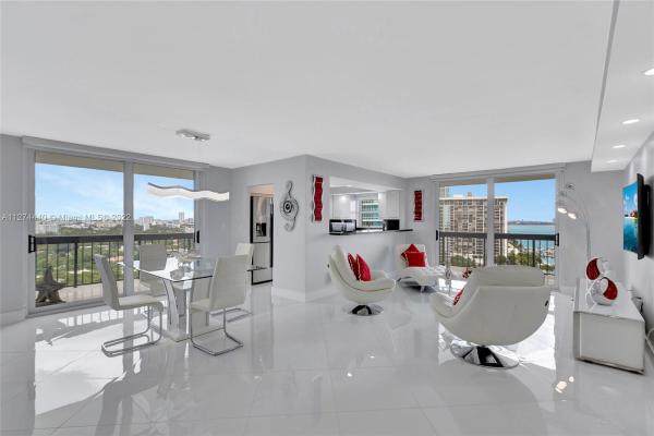 Brickell Bay Club, 2333 Brickell Ave #1517, Miami, Florida 33129, image 1