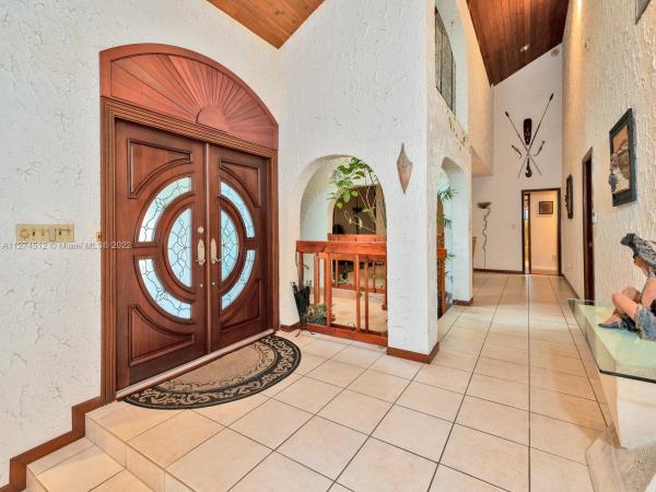 Loch Lomond East, 15820 Kingsmoor Way, Miami Lakes, Florida 33014, image 2