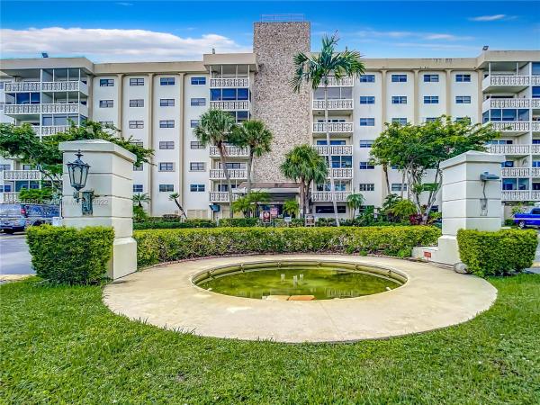 Canongate, 800 NE 195th St #717, Ives Estates, Florida 33179, image 1