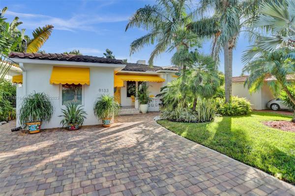 Altos Del Mar, 9133 Byron Ave, Surfside, Florida 33154, image 2