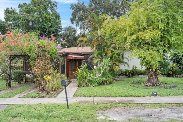 17501 NE 8th Pl, Unincorporated Dade County, Florida 33162, image 2