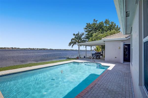 Treasure Shores At Silver Lakes, 18335 NW 12th St, Pembroke Pines, Florida 33029, image 1